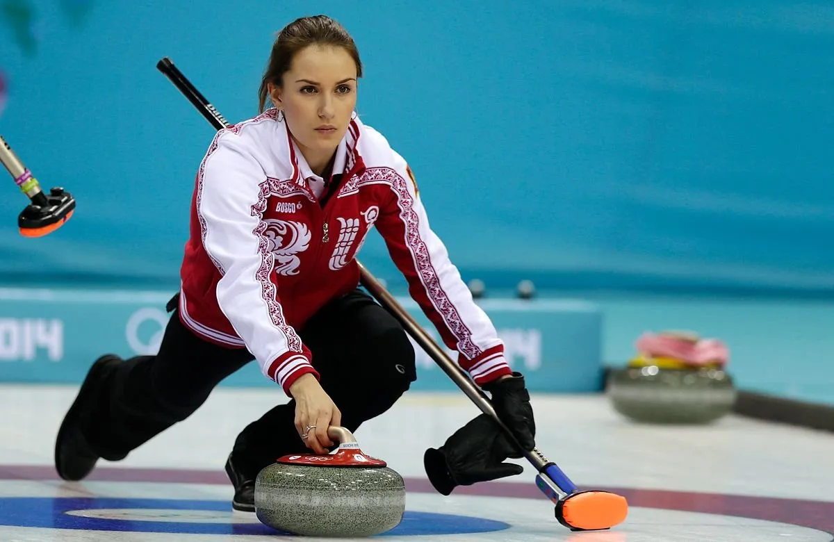 голая Анна Сидорова Анна Сидорова — российская керлингистка, чемпионка России и Европы,  основатель школы здоровья и красоты Champillion