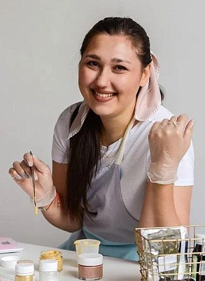 Елина Елена