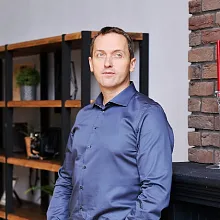 Артем Толоконин