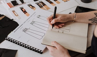 Марафон «Искусство быть легендой: великие кутюрье 20 века»