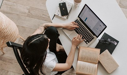 Вебинар «Как зарабатывать от 100 000 рублей на Wildberries и Ozon»