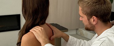 Массаж шейно-воротниковой зоны