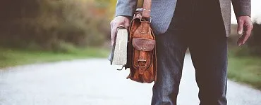 Как быстро подняться по карьерной лестнице, если у вас нет знакомств и связей