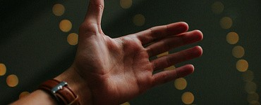 Чтение по рукам и лицам