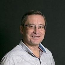 Олег Накрошаев