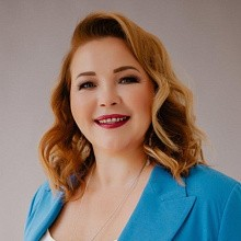 Елена Сюр