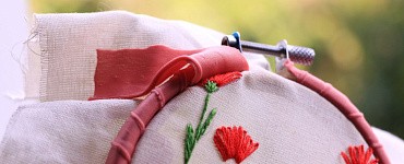 Ювелирная вышивка: цветы и насекомые