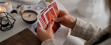 Получи подсказку от метафорических карт