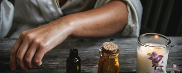5 шагов, чтобы создать ресурсный аромат из эфирных масел