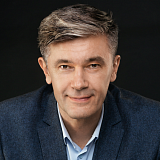 Олег Сухарев